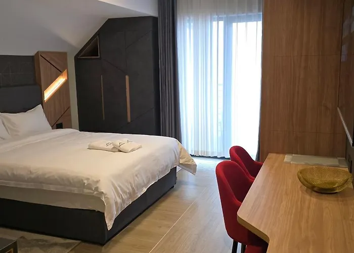 Bor 007 Tara, Kaluderske Bare *